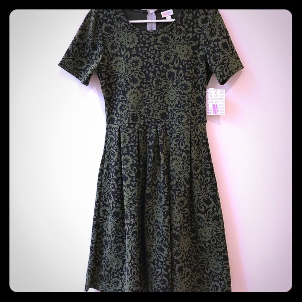 LuLaRoe Amelia- size M - green & dark grey NWT